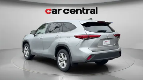 Another view of 2023 Toyota Highlander LE for sale in Wallingford, CT at Car Central Wallingford