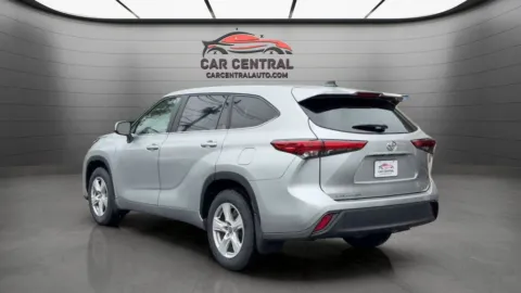 Another view of 2023 Toyota Highlander LE for sale in Wallingford, CT at Car Central Wallingford