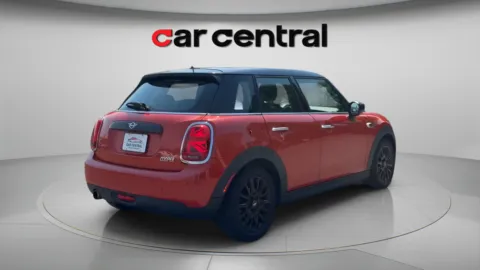 More photos of 2020 MINI Cooper Signature at Car Central Wallingford, CT