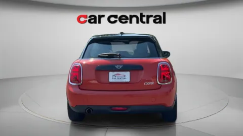 More photos of 2020 MINI Cooper Signature at Car Central Wallingford, CT
