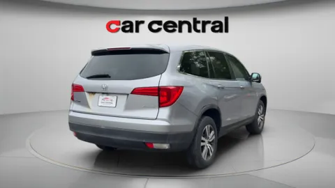 More photos of 2016 Honda Pilot EX-L at Car Central Wallingford, CT