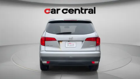 More photos of 2016 Honda Pilot EX-L at Car Central Wallingford, CT