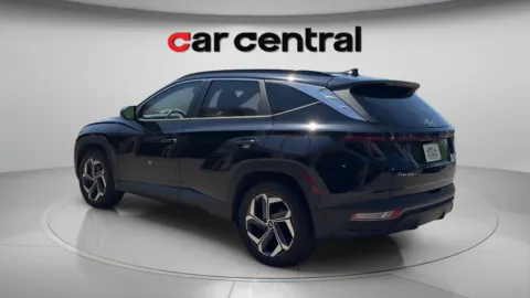 More photos of 2022 Hyundai Tucson Hybrid SEL Convenience at Car Central Wallingford, CT
