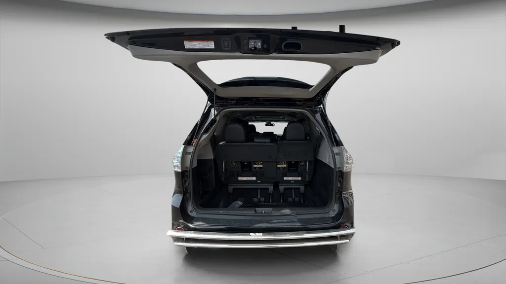 2017 Toyota Sienna SE Premium - Photo 26