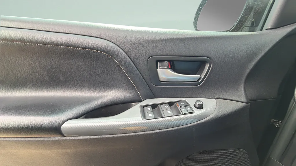 2017 Toyota Sienna SE Premium - Photo 19