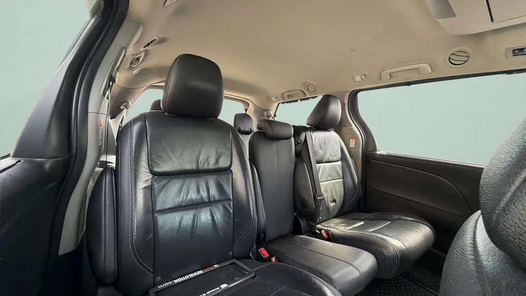 2017 Toyota Sienna SE Premium - Photo 27