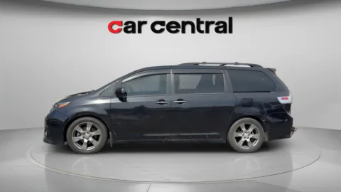 Photos of 2017 Toyota Sienna SE Premium for sale in Wallingford, CT at Car Central Wallingford
