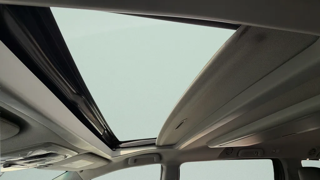 2017 Toyota Sienna SE Premium - Photo 21