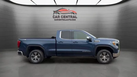 More photos of 2019 GMC Sierra 1500 SLE at Car Central Wallingford, CT
