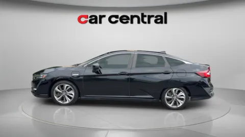 Photos of 2018 Honda Clarity Plug-In Hybrid Touring for sale in Wallingford, CT at Car Central Wallingford