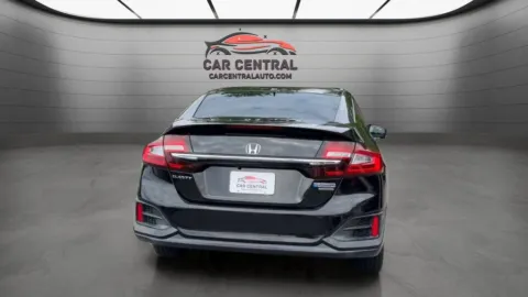 More photos of 2018 Honda Clarity Plug-In Hybrid Touring at Car Central Wallingford, CT