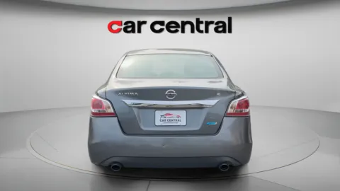 More photos of 2014 Nissan Altima 2.5 S at Car Central Wallingford, CT