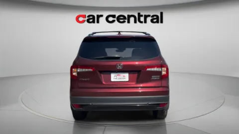 More photos of 2022 Honda Pilot Special Edition at Car Central Wallingford, CT