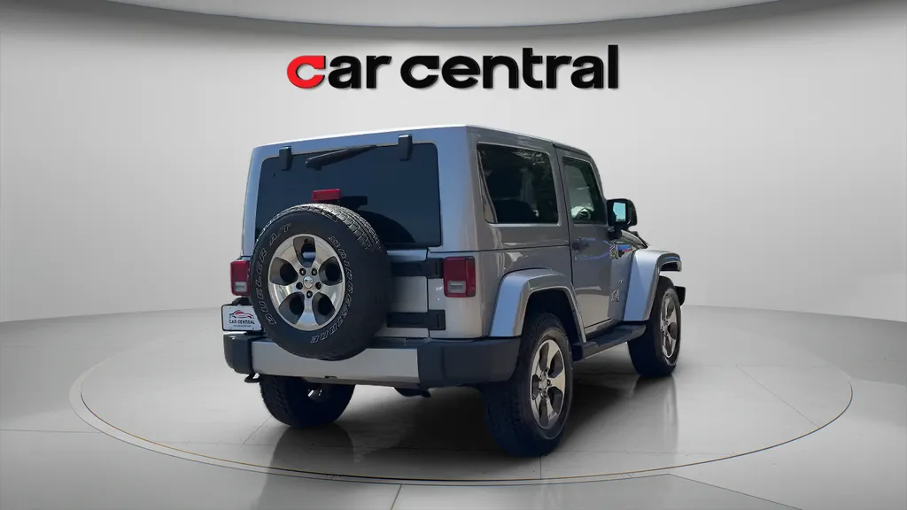 2018 Jeep Wrangler JK Sahara - Photo 6