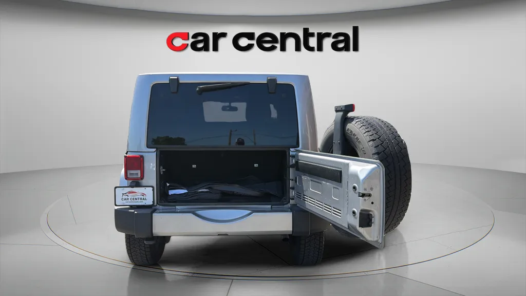 2018 Jeep Wrangler JK Sahara - Photo 12