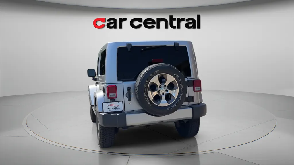 More photos of 2018 Jeep Wrangler JK Sahara at Car Central Wallingford, CT