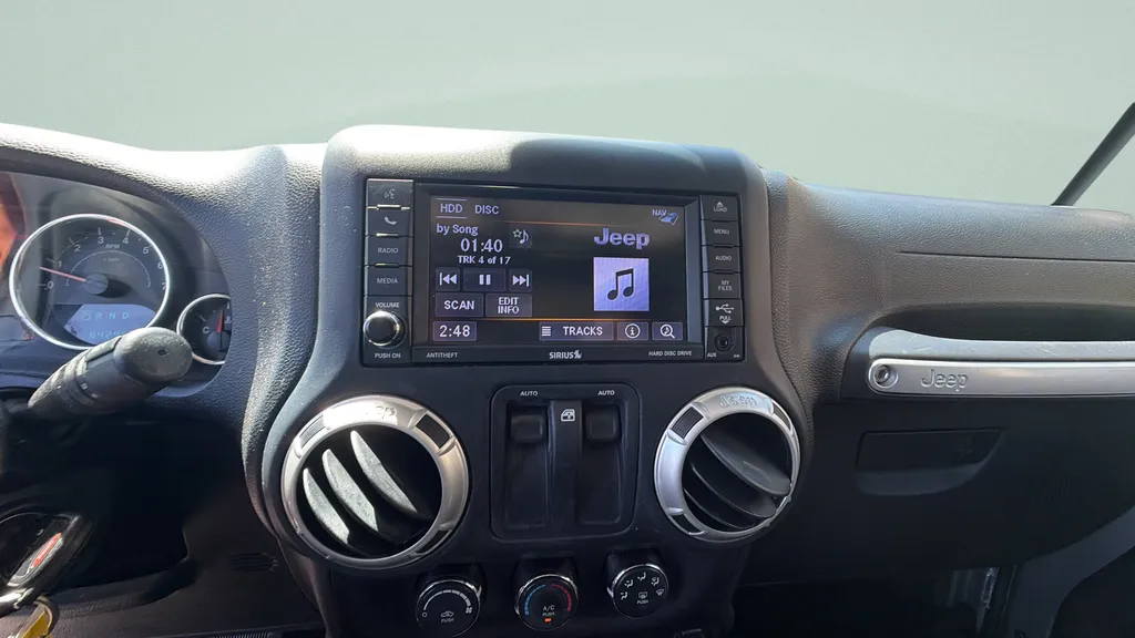 2018 Jeep Wrangler JK Sahara - Photo 19