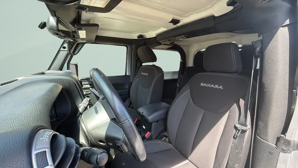 2018 Jeep Wrangler JK Sahara - Photo 25