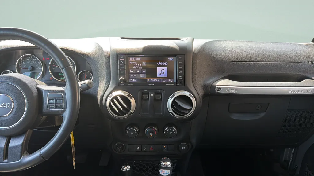 2018 Jeep Wrangler JK Sahara - Photo 13