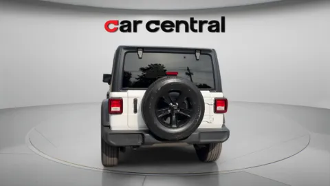 More photos of 2021 Jeep Wrangler Unlimited Sport Altitude at Car Central Wallingford, CT