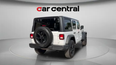 More photos of 2021 Jeep Wrangler Unlimited Sport Altitude at Car Central Wallingford, CT