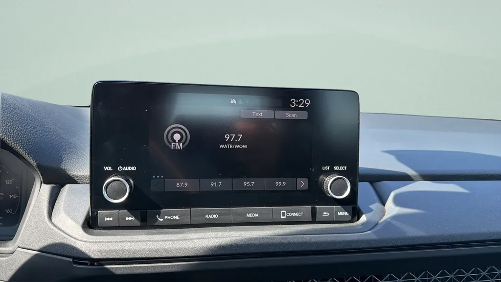 2025 Honda Accord SE - Photo 15