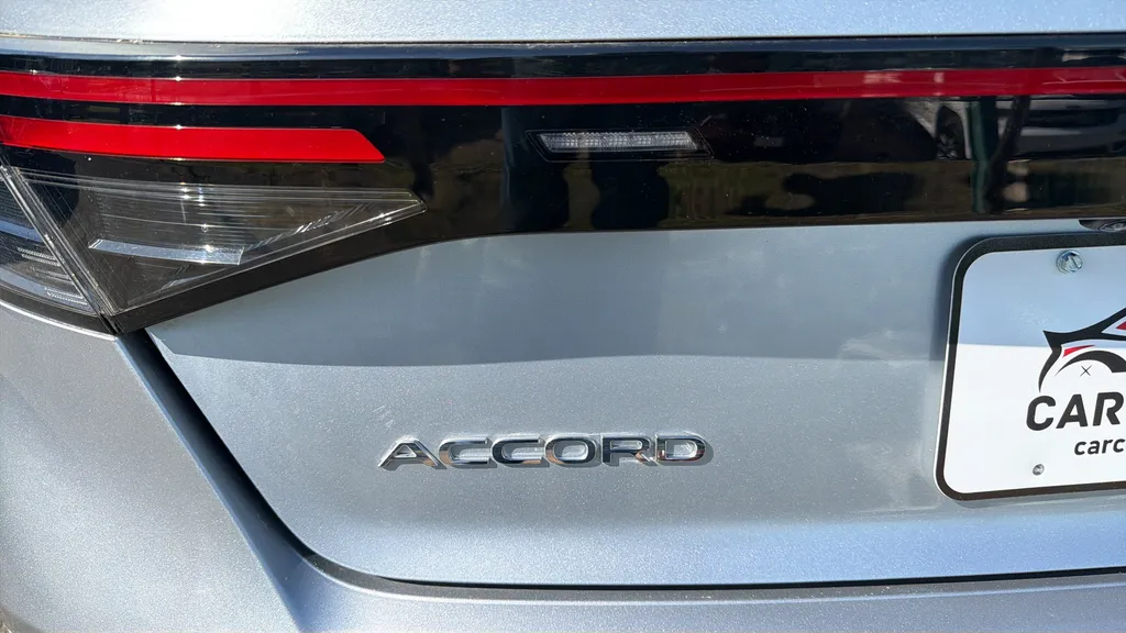 2025 Honda Accord SE - Photo 36