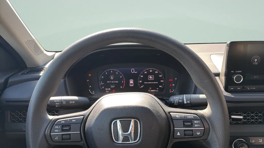 2025 Honda Accord SE - Photo 13