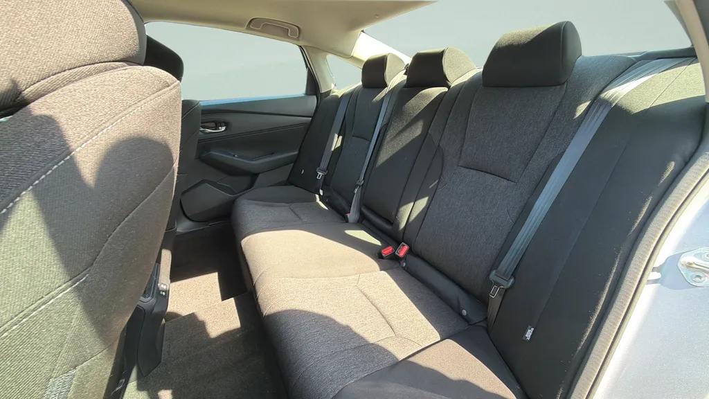 2025 Honda Accord SE - Photo 26