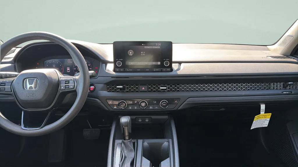 2025 Honda Accord SE - Photo 11