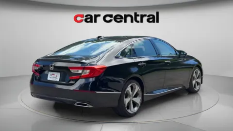 More photos of 2019 Honda Accord Touring 2.0T at Car Central Wallingford, CT
