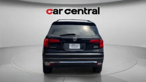 More photos of 2016 Honda Pilot Touring at Car Central Wallingford, CT