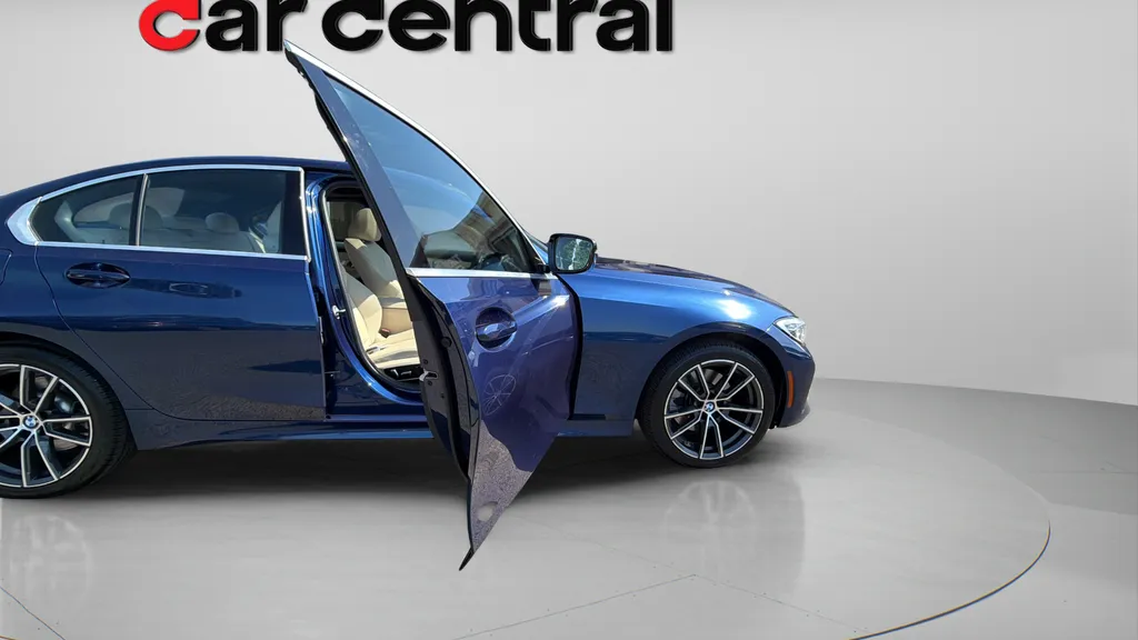 2020 BMW 3 Series 330i - Photo 9