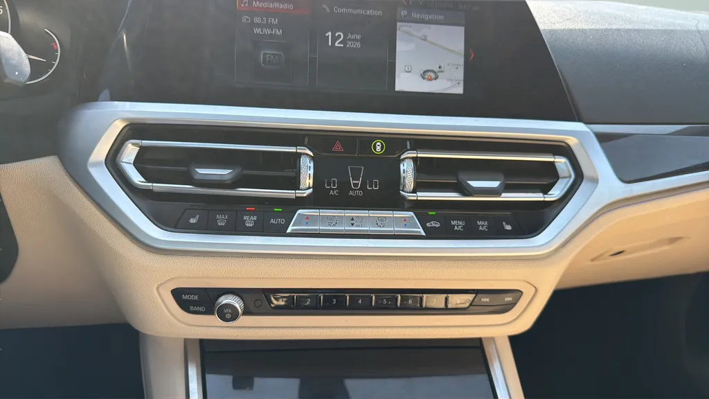 2020 BMW 3 Series 330i - Photo 16