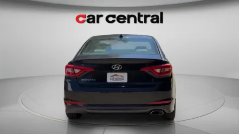 More photos of 2015 Hyundai Sonata SE at Car Central Wallingford, CT