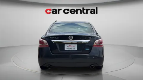 More photos of 2013 Nissan Altima 2.5 S at Car Central Wallingford, CT