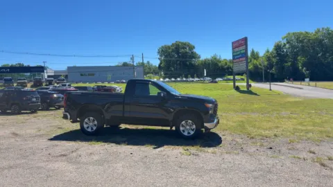 More photos of 2022 Chevrolet Silverado 1500 WT at Car Central Wallingford, CT