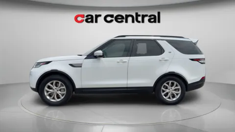 Photos of 2019 Land Rover Discovery SE for sale in Wallingford, CT at Car Central Wallingford