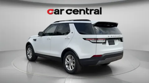 Another view of 2019 Land Rover Discovery SE for sale in Wallingford, CT at Car Central Wallingford