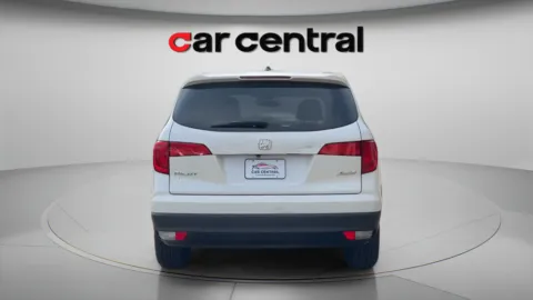 More photos of 2018 Honda Pilot EX-L at Car Central Wallingford, CT