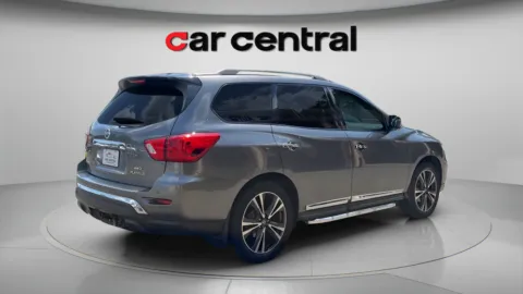 More photos of 2017 Nissan Pathfinder Platinum at Car Central Wallingford, CT