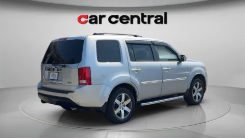 More photos of 2012 Honda Pilot Touring at Car Central Wallingford, CT