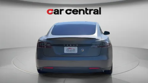 More photos of 2015 Tesla Model S 85D at Car Central Wallingford, CT