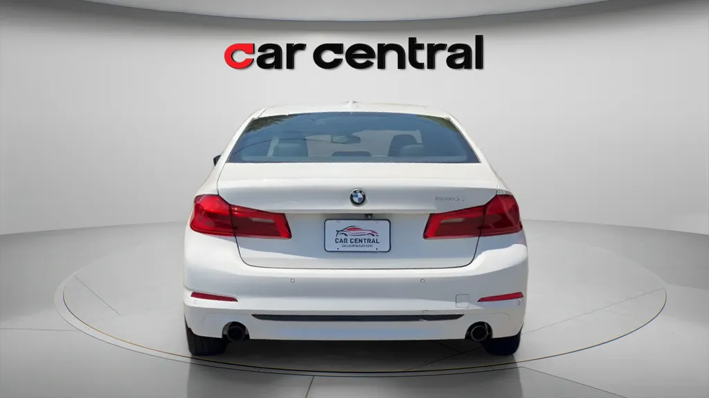 More photos of 2020 BMW 5 Series 530i at Car Central Wallingford, CT