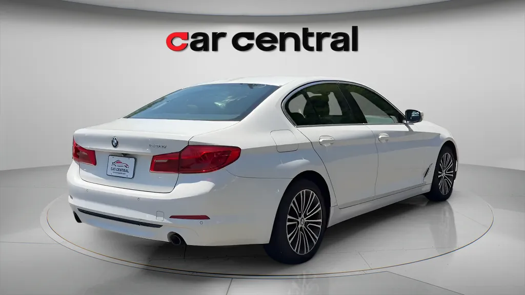 More photos of 2020 BMW 5 Series 530i at Car Central Wallingford, CT