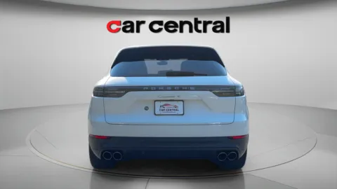 More photos of 2019 Porsche Cayenne S at Car Central Wallingford, CT
