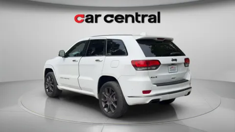 Another view of 2021 Jeep Grand Cherokee Overland for sale in Wallingford, CT at Car Central Wallingford