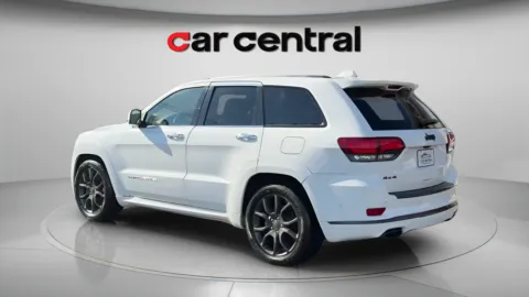 Another view of 2021 Jeep Grand Cherokee Overland for sale in Wallingford, CT at Car Central Wallingford