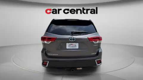 More photos of 2017 Toyota Highlander Hybrid Limited Platinum at Car Central Wallingford, CT