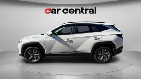 Photos of 2022 Hyundai Tucson Hybrid Blue for sale in Wallingford, CT at Car Central Wallingford